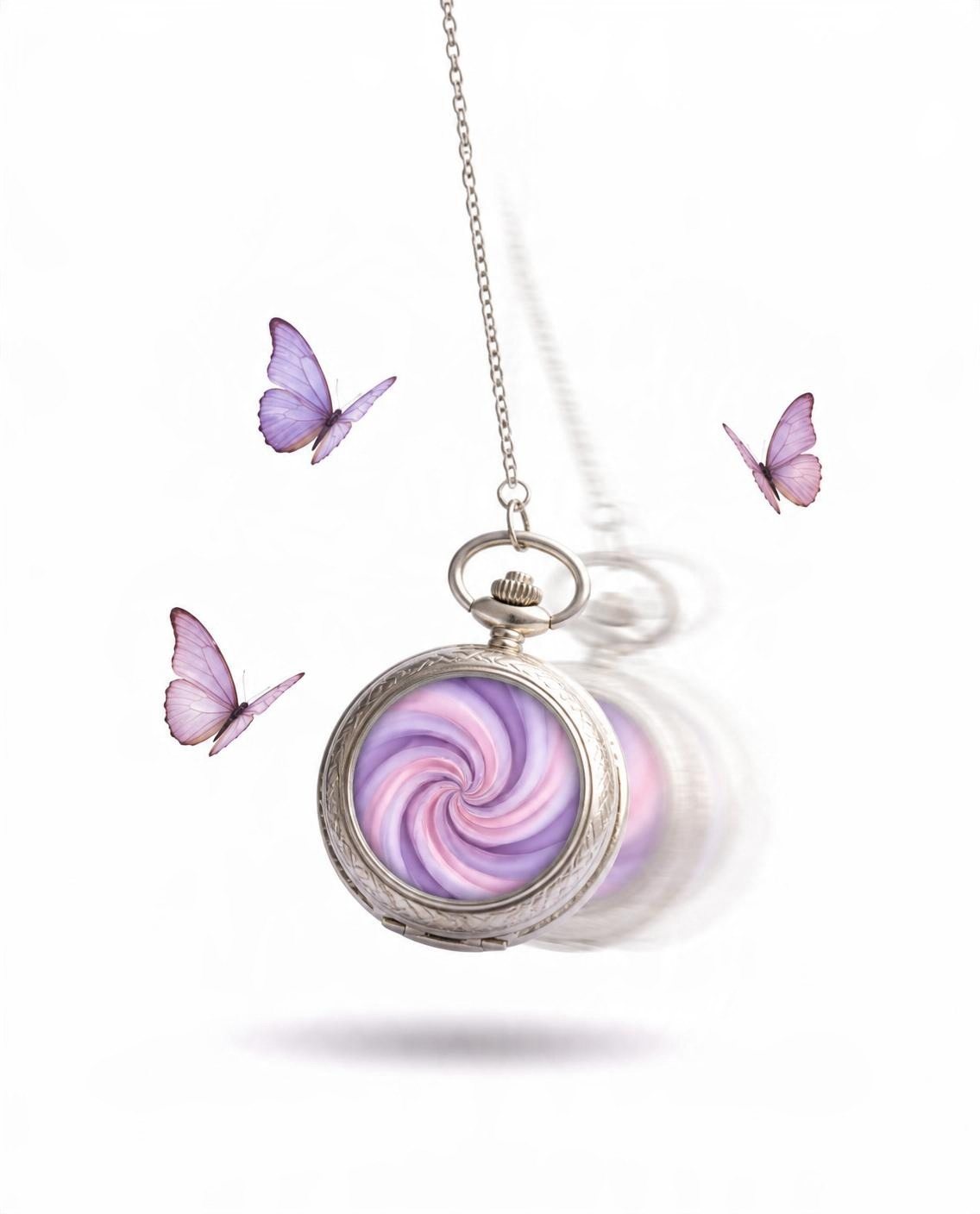 Reloj de bolsillo balanceándose con una espiral violeta y mariposas